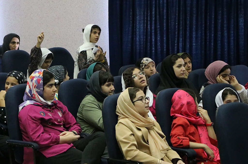 برگزاری همایش حال خوشزندگی در رشت / اعضای نوجوان کانون یاریگر زندگیشدند