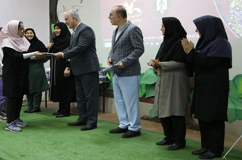 برگزاری همایش حال خوشزندگی در رشت / اعضای نوجوان کانون یاریگر زندگیشدند