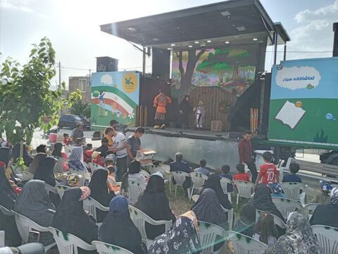 دومین روز اجرای تماشاخانه سیار کانون در شهرستان بویین میان دشت و روستاهای هندوکش ، بلطاق و میر آباد ؛ شنبه سوم تیر ماه 1402