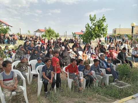 دومین روز اجرای تماشاخانه سیار کانون در شهرستان بویین میان دشت و روستاهای هندوکش ، بلطاق و میر آباد ؛ شنبه سوم تیر ماه 1402