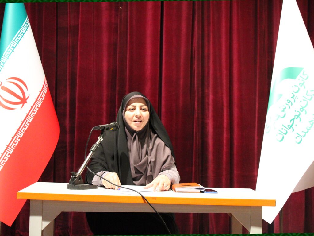 دومین نشست ماهیانه "اتاق فرمان" در کانون استان همدان برگزار شد