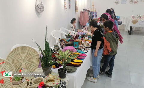 اعضا مرکز 2 بوشهر از نمایشگاه صنایع دستی بازدید کردند