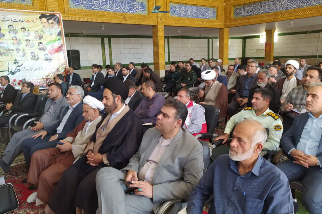 مدیرکل کانون چهارمحال و بختیاری در جلسه شورای اداری شهرستان کیار حاضر شد