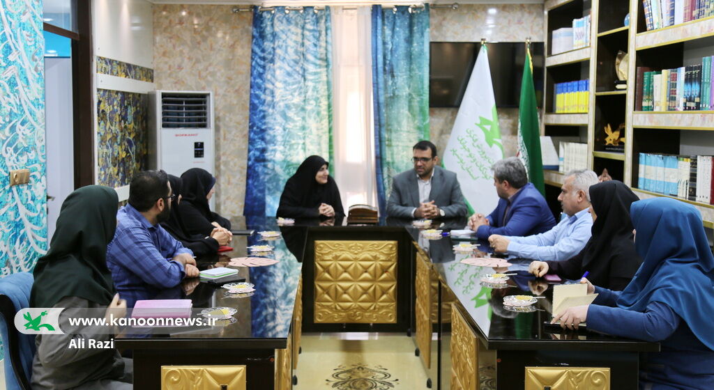 بازدید معاون سیاسی استاندار بوشهر از کانون پرورش فکری استان به روایت تصویر معاون سیاسی استاندار بوشهر از کانون پرورش فکری استان بازدید کرد