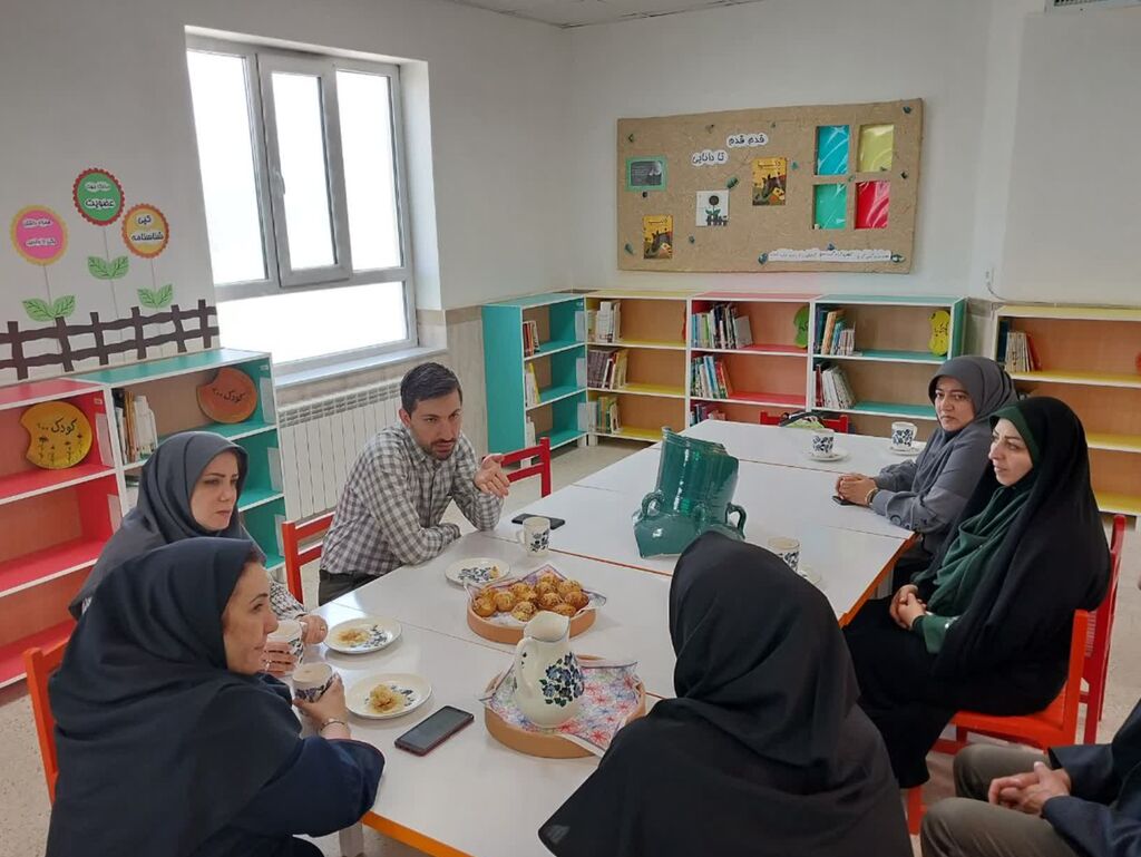 سرپرست آفرینش های هنری و ادبی کانون پرورش فکری کودکان و نوجوانان مهمان یک روزه کانون همدان