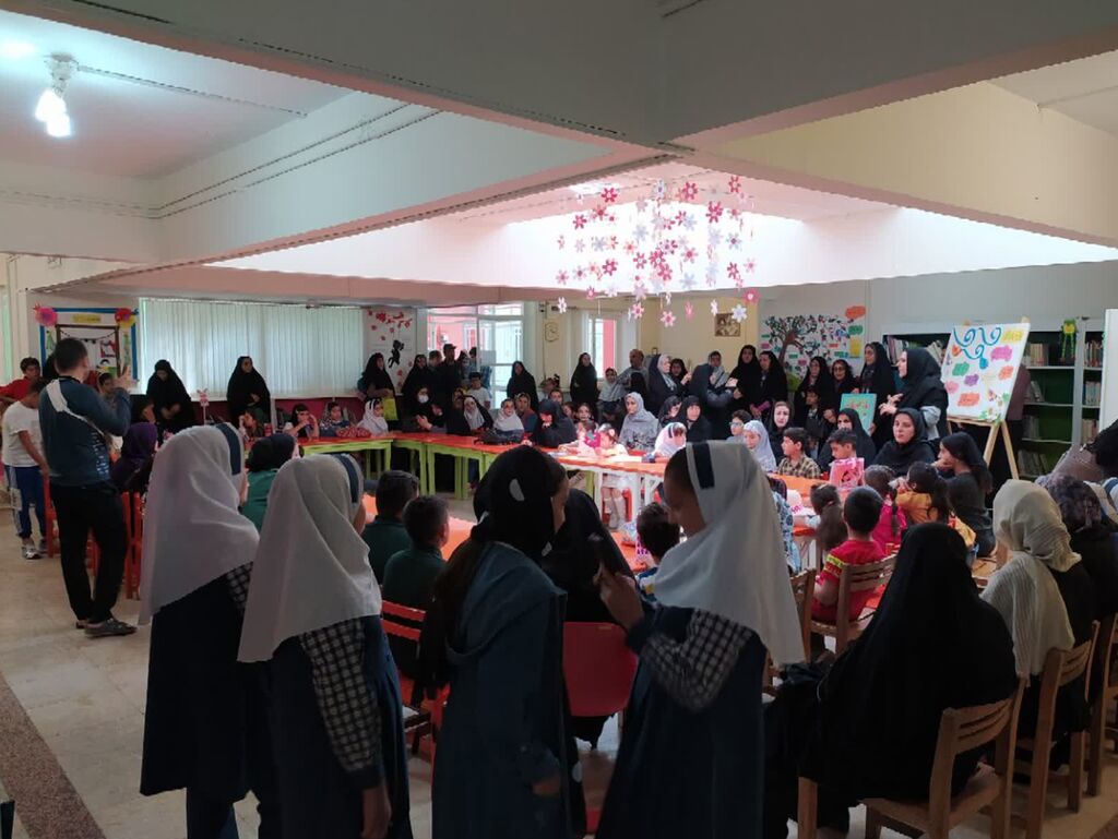 آیین افتتاحیه " یار مهربان در تابستان" همزمان در تمامی مراکز کانون پرورش فکری کودکان و نوجوانان استان همدان برگزار شد.