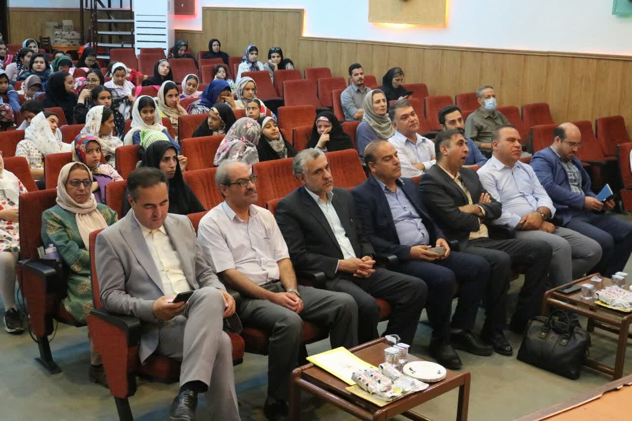 آیین رونمایی کتاب و جشن امضا مجموعه کتابهای "خوشمزه های تاریخ "