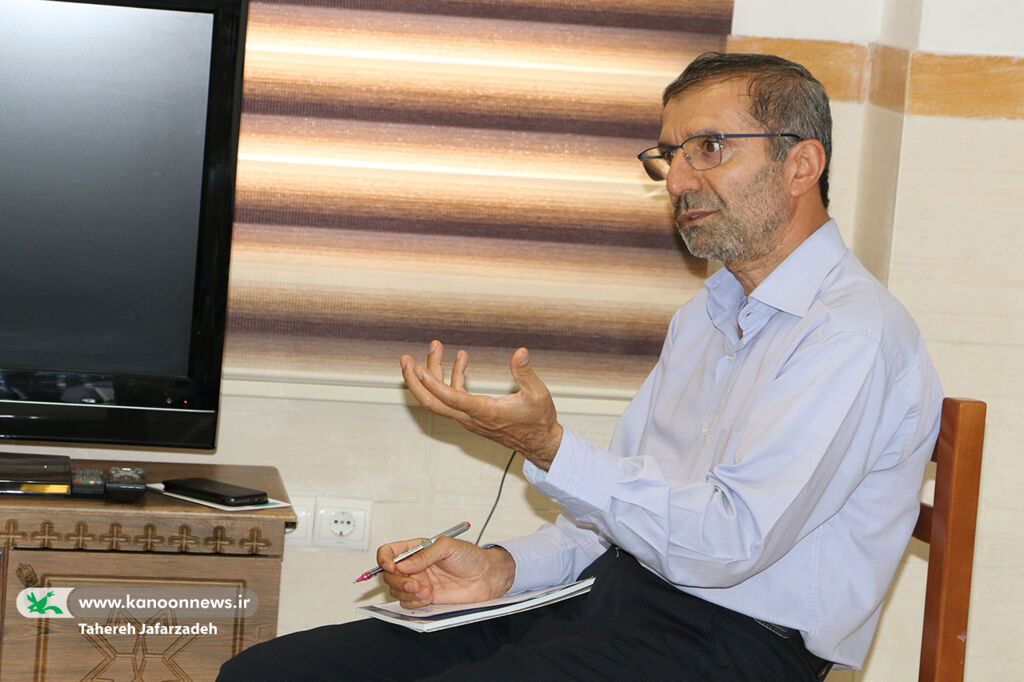 طرح مراکز الگو در کانون سمنان بررسی شد/ تأکید بر اجرای تمامی برنامهها در راستای شعار کنگره شهدای استان