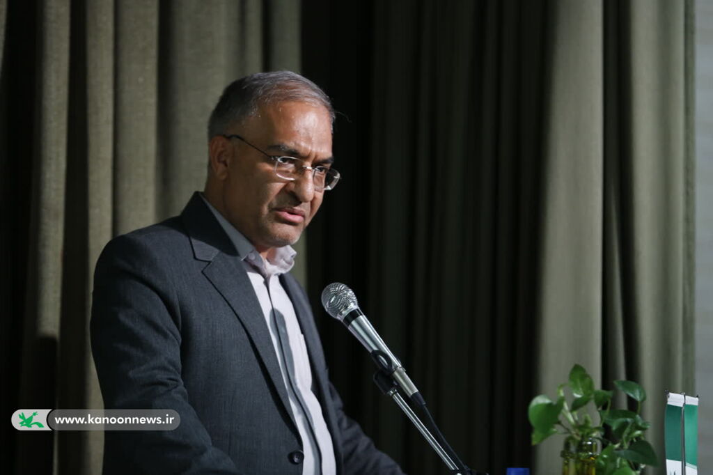 آیین تکریم و معارفه مدیرکل کانون استان فارس برگزار شد