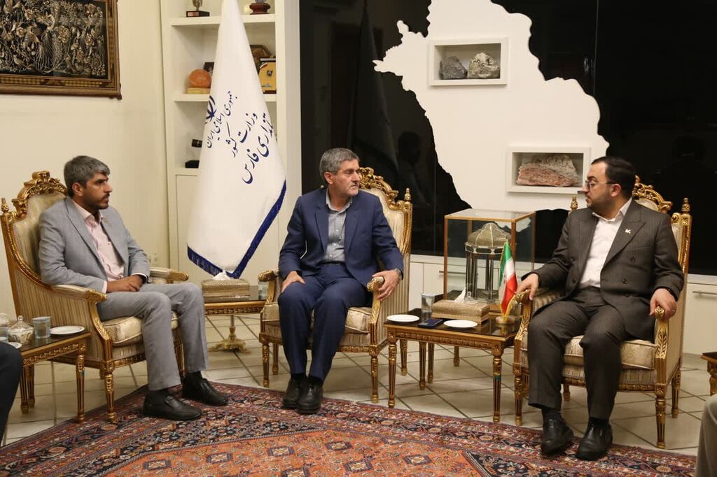مدیرعامل کانون با استاندار فارس دیدار کرد