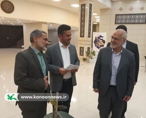 برپایی ایستگاه نقاشی کانون در جشن "عید غدیر" استانداری خوزستان