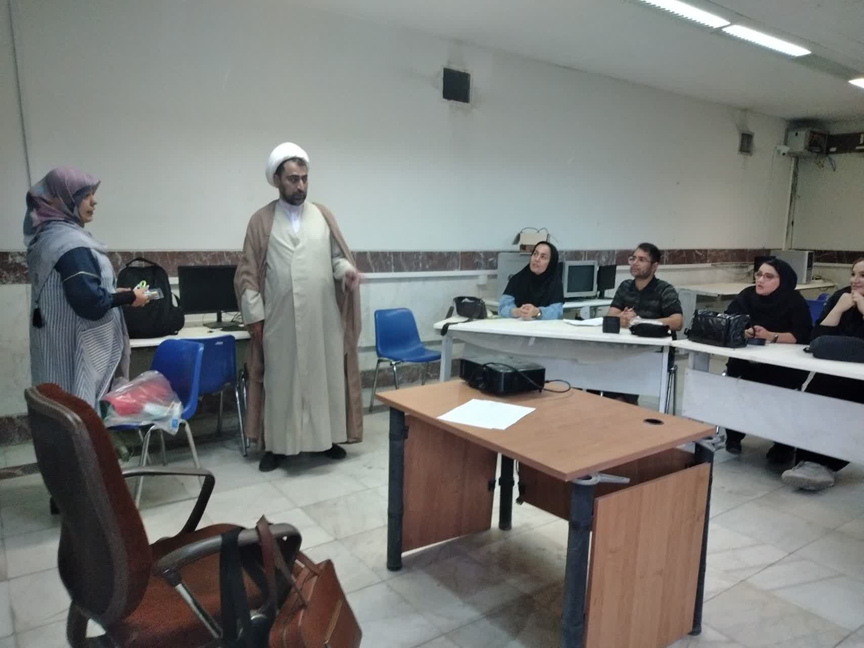 حضور اعضای انجمن هنرهای نمایشی ویلکان کانون استان کرمانشاه در دورههای آموزشی "مدرسه تئاتر شبستان "