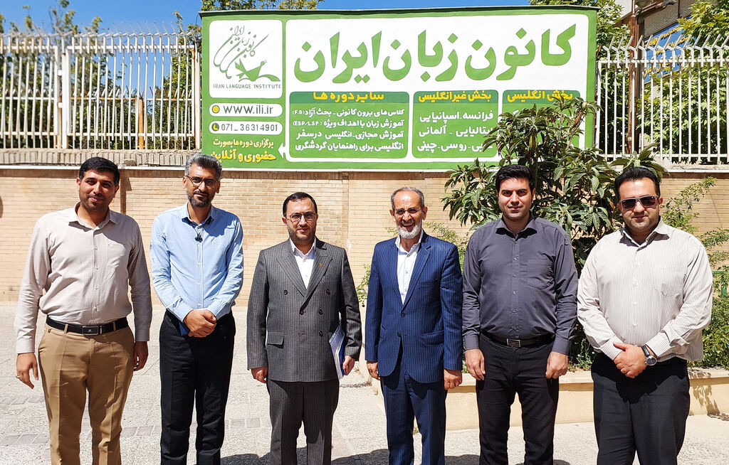بازدید مدیرعامل کانون پرورش فکری از مراکز کانون زبان استان فارس 