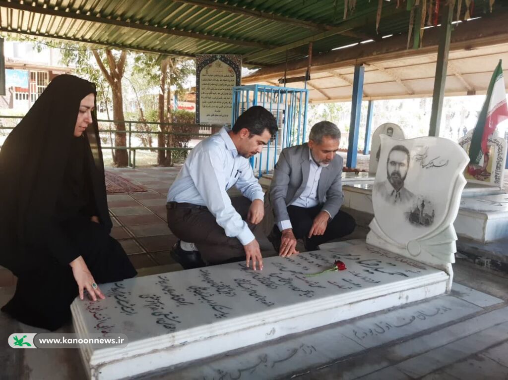 غبارروبی مزار شهدا و دیدار با خانواده شهید مدافع حرم در اهواز