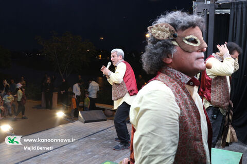 نخستین اجرای تماشاخانه سیار با نمایش کلاغ بلا، توپ طلا در مازندران-بوستان ملل ساری