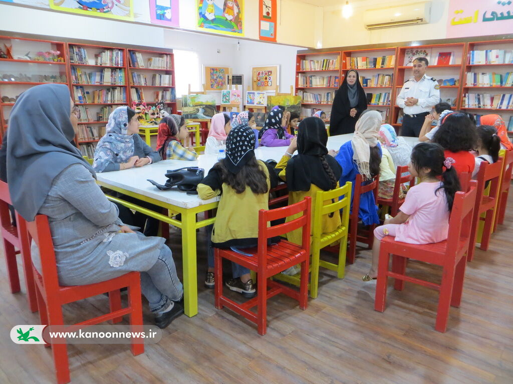 اعضا کانون خورموج همیار پلیس شدند