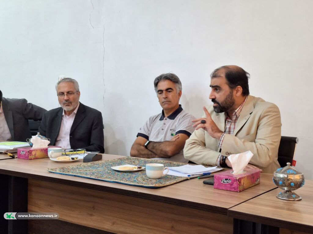 نشست تخصصی بررسی وضعیت ادبیات کودک و نوجوان استان با حضور «عباسعلی سپاهی یونسی» برگزار شد