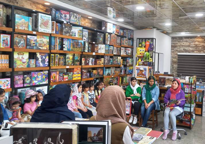 اردوی « یک قاچ کتاب» در نشر هوپا