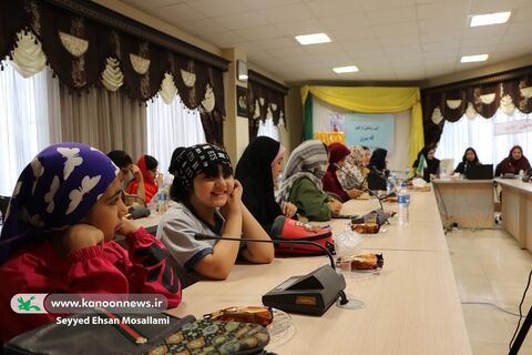 آیین رونمایی از کتاب کله پنیری-گلستان