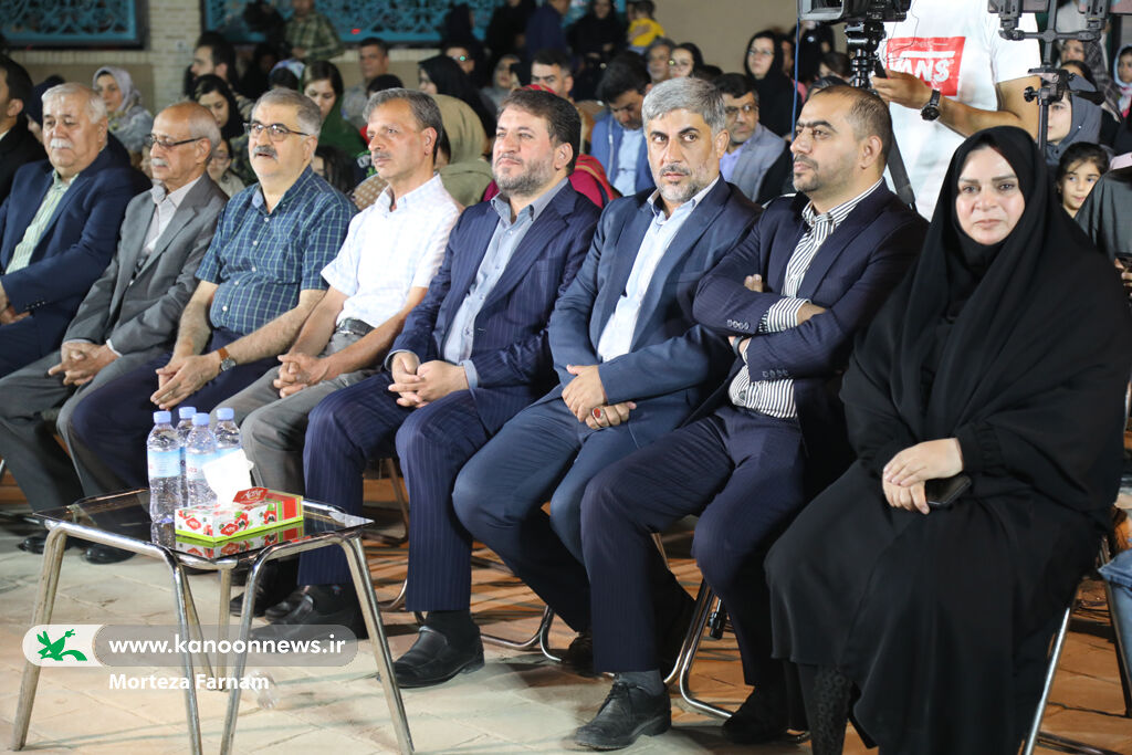 تجلیل از برترین های جشنواره آذرآفرین
