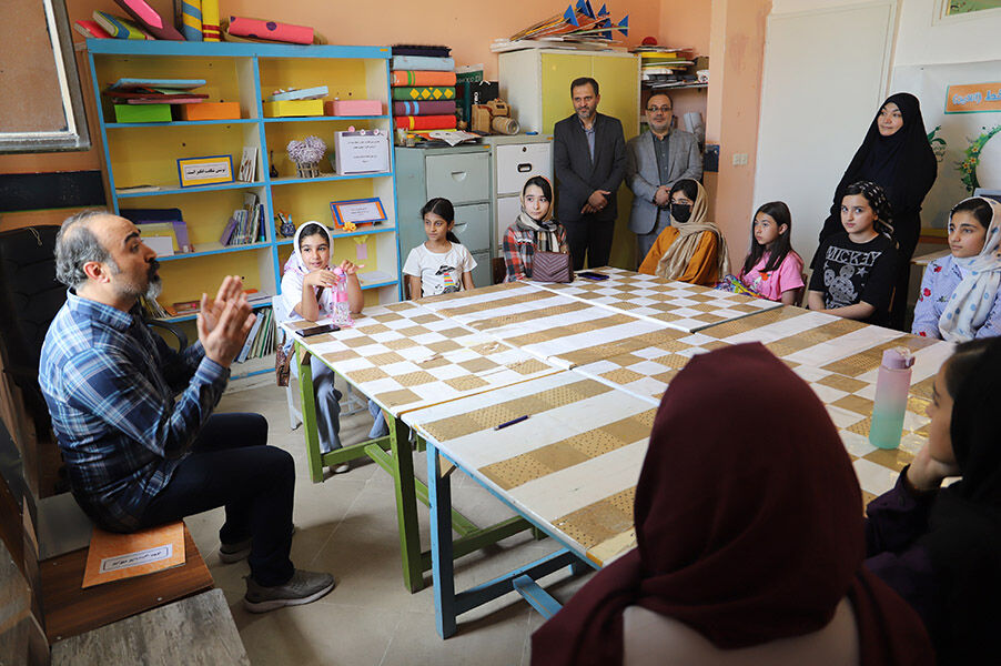 تجهیز مراکز کانون به کتابهای جدید و سرگرمیهای سازنده فکری کاری ارزشمند است