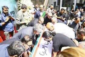 پیکر احمدی در خاک آرام گرفت/ وداع کانون پرورش فکری با یار قدیمی