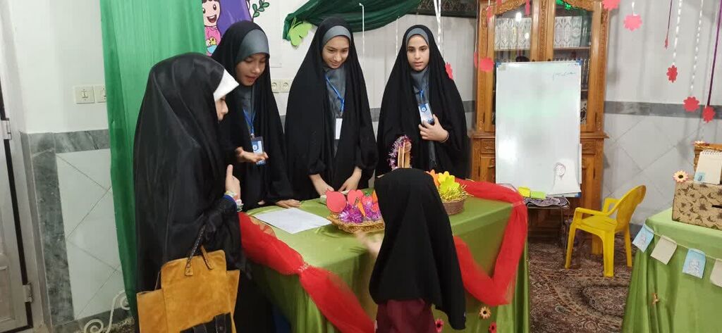 ترویج فرهنگ عفاف، حجاب و صیانت از حریم خانواده در مراکز کانون گلستان