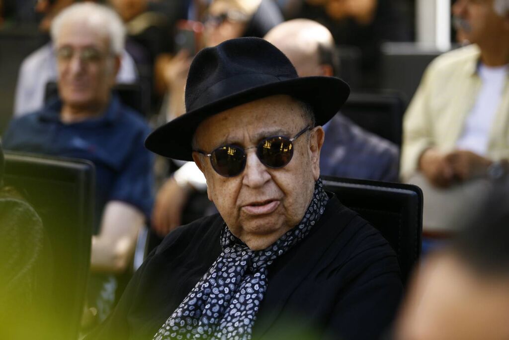 پیکر احمدی در خاک آرام گرفت/ وداع کانون پرورش فکری با یار قدیمی