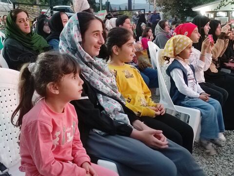 نهمین اجرای نمایش تماشاخانه سیار کانون در مرزن آباد