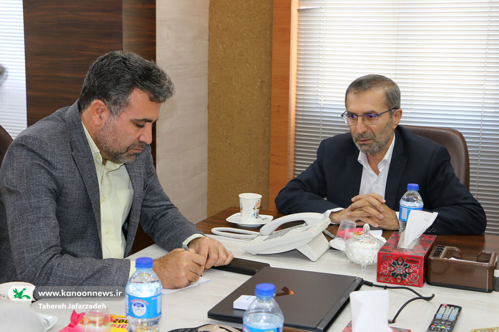 جلسهی مشترک کمیته امور بینالملل و کودکان و نوجوانان کنگره شهدا در شهرداری سمنان