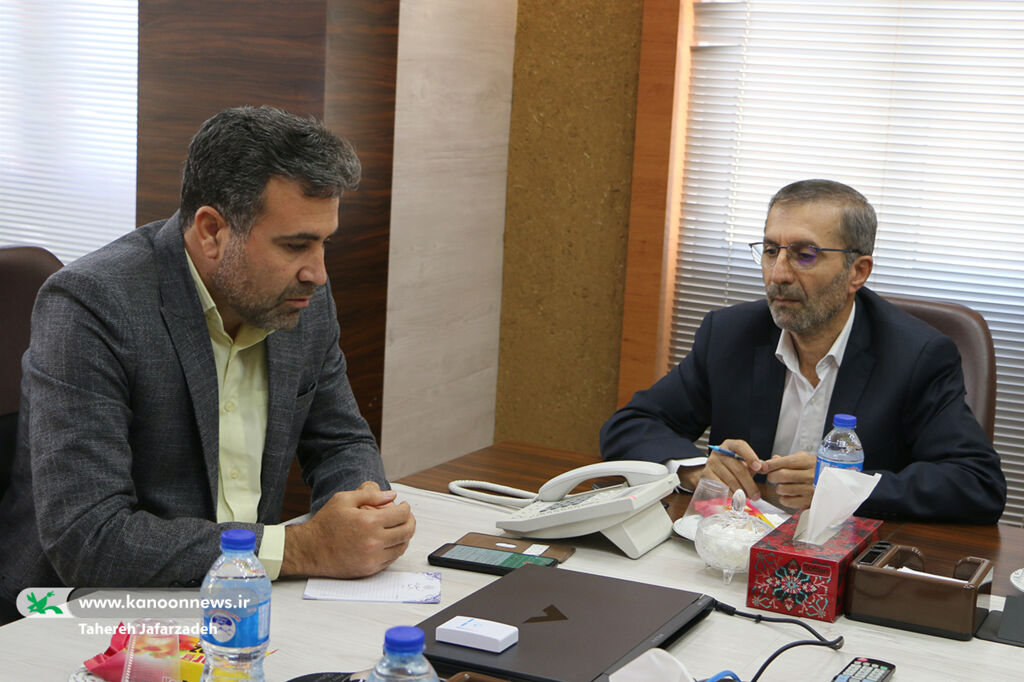 جلسهی مشترک کمیته امور بینالملل و کودکان و نوجوانان کنگره شهدا در شهرداری سمنان