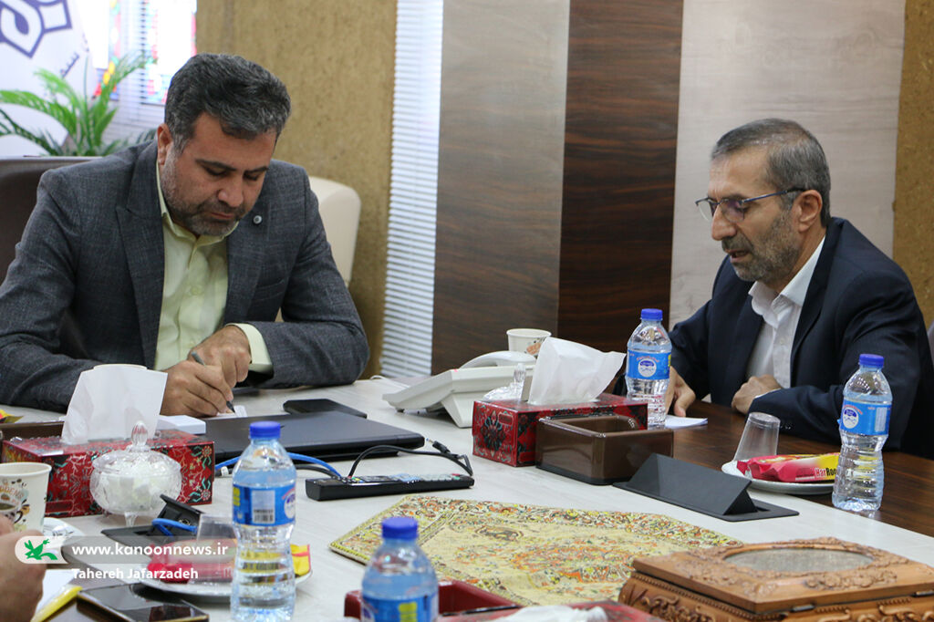 جلسهی مشترک کمیته امور بینالملل و کودکان و نوجوانان کنگره شهدا در شهرداری سمنان