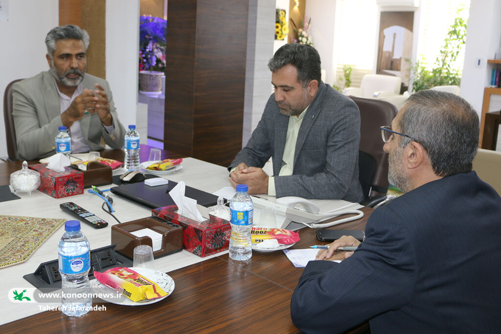 جلسهی مشترک کمیته امور بینالملل و کودکان و نوجوانان کنگره شهدا در شهرداری سمنان