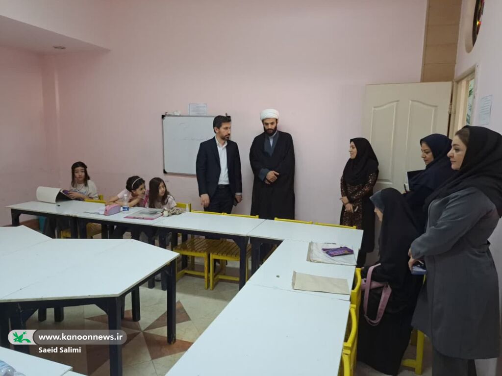 رعایت استانداردهای کاری در فعالیتهای مربیان هنری و ادبی