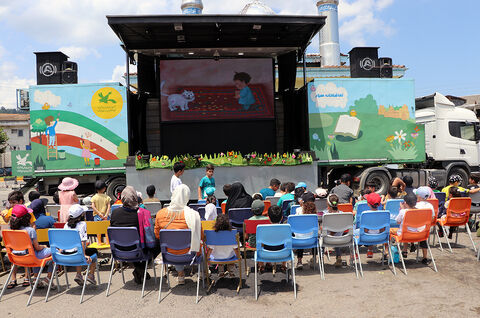 سفر تماشاخانه سیار کانون به کومله در استان گیلان