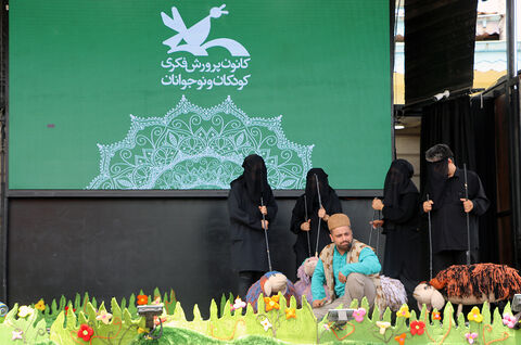 سفر تماشاخانه سیار کانون به کومله در استان گیلان