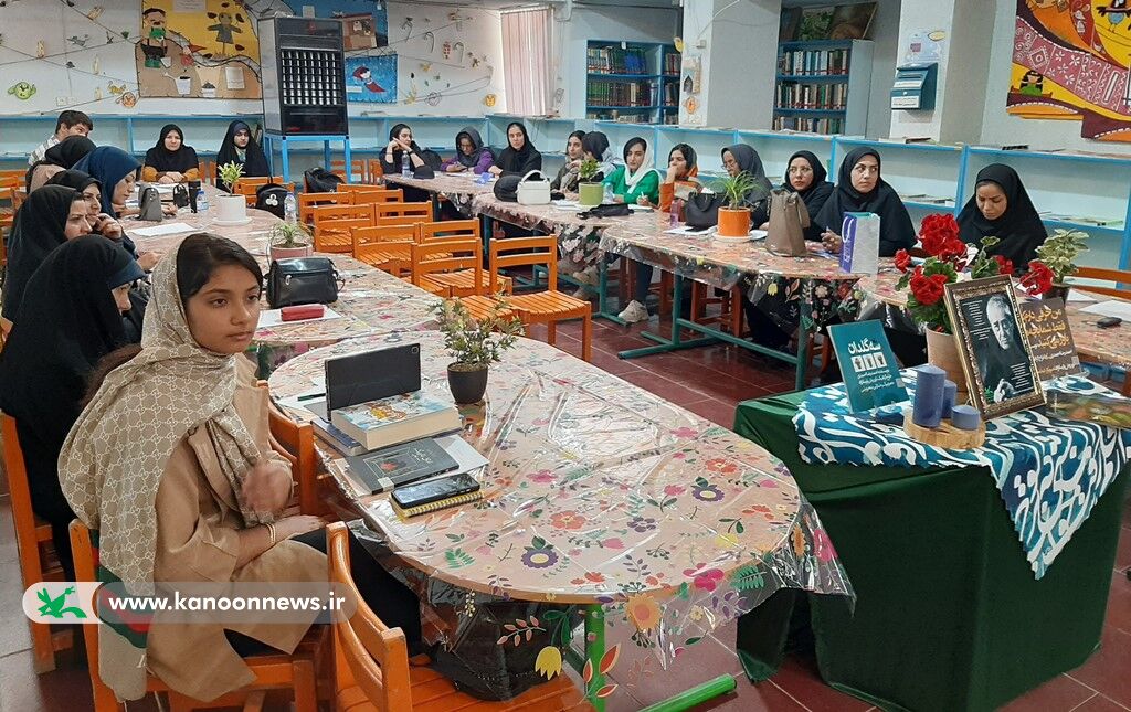 نشست شاعران کودک و نوجوان بادبادک در سیرجان برگزار شد