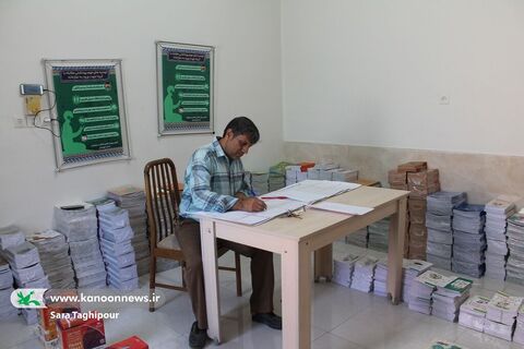 فرآیند دریافت تا ارسال ۱۸ هزار جلد کتاب و بازی و سرگرمی به مراکز کانون خوزستان به راوایت تصویر