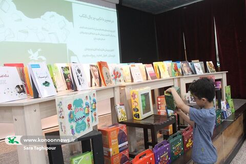 فرآیند دریافت تا ارسال ۱۸ هزار جلد کتاب و بازی و سرگرمی به مراکز کانون خوزستان به راوایت تصویر