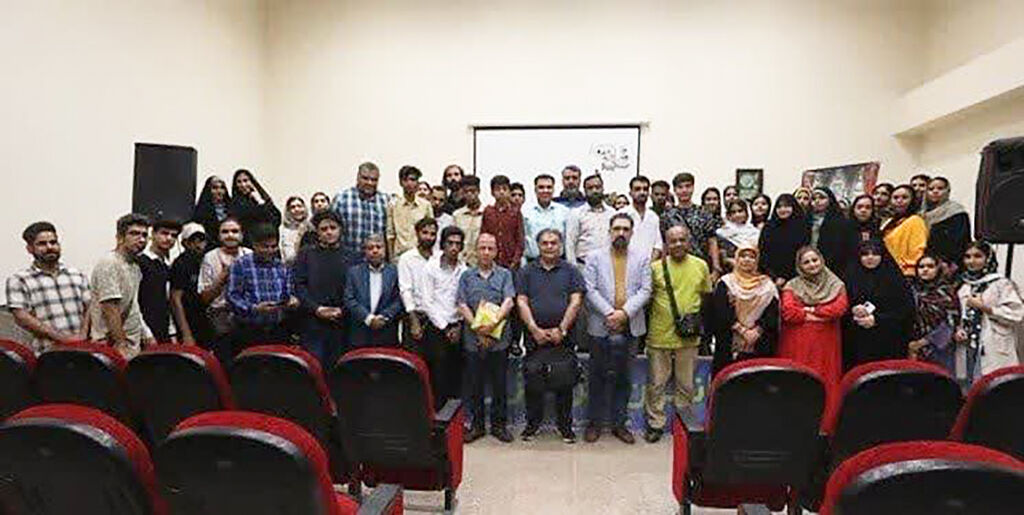 حضور اعضای انجمن هنرهای نمایشی کانون هرمزگان در نخستین دوره آموزشی «مدرسه تئاتر شبستان» در بندرعباس