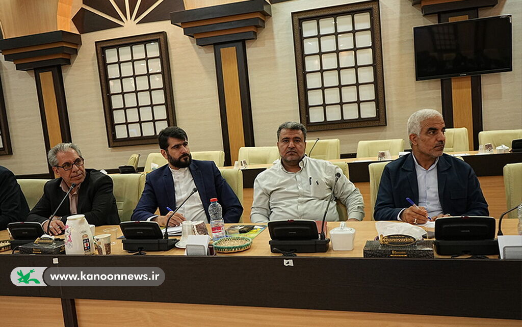 جلسه ای با چاشنی کتابهای کانون