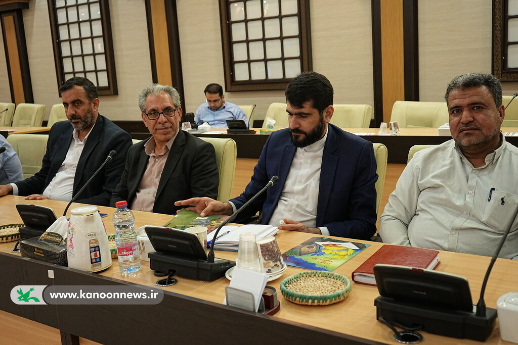 جلسه ای با چاشنی کتابهای کانون