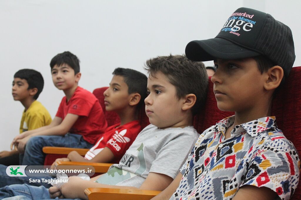 فرایند ارسال ۱۸ هزار جلد کتاب و بازی و سرگرمی به مراکز کانون خوزستان آغاز شد