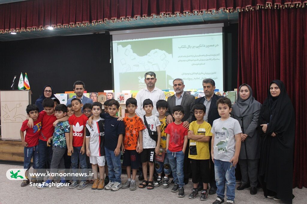 فرایند ارسال ۱۸ هزار جلد کتاب و بازی و سرگرمی به مراکز کانون خوزستان آغاز شد