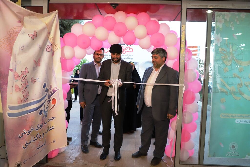 حضور پررنگ کانون استان قزوین در افتتاحیه نمایشگاه «مادر، کودک و نوجوان» حضور پررنگ کانون استان قزوین در افتتاحیه نمایشگاه «مادر، کودک و نوجوان»