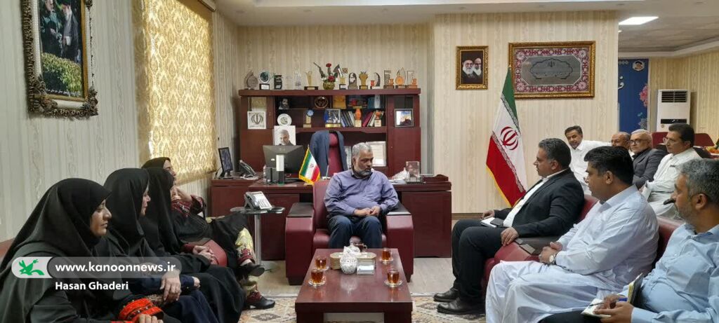 ادامهی جلسات مدیرکل کانون سیستان و بلوچستان با مسئولان استانی، در شهرستانهای سراوان، مهرستان، سیب و سوران و میرجاوه توسعهی مراکز سیار کانون؛ گامی مهم در اجرای عدالت فرهنگی