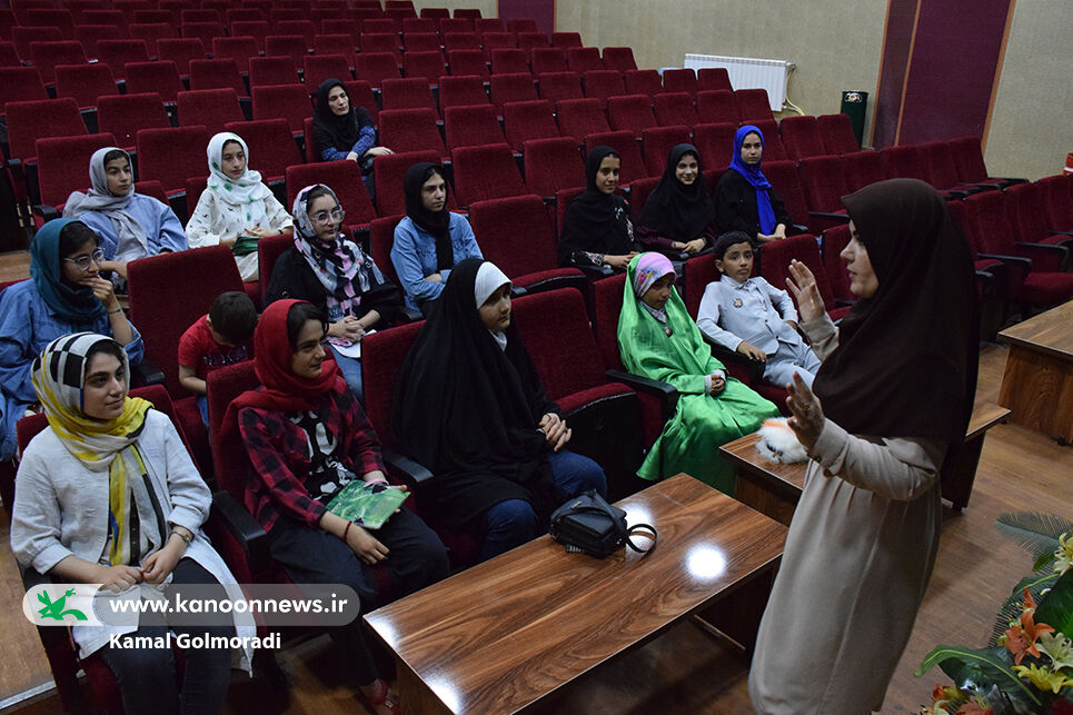 دومین کارگاه آموزش قصه گویی کانون لرستان برگزارشد