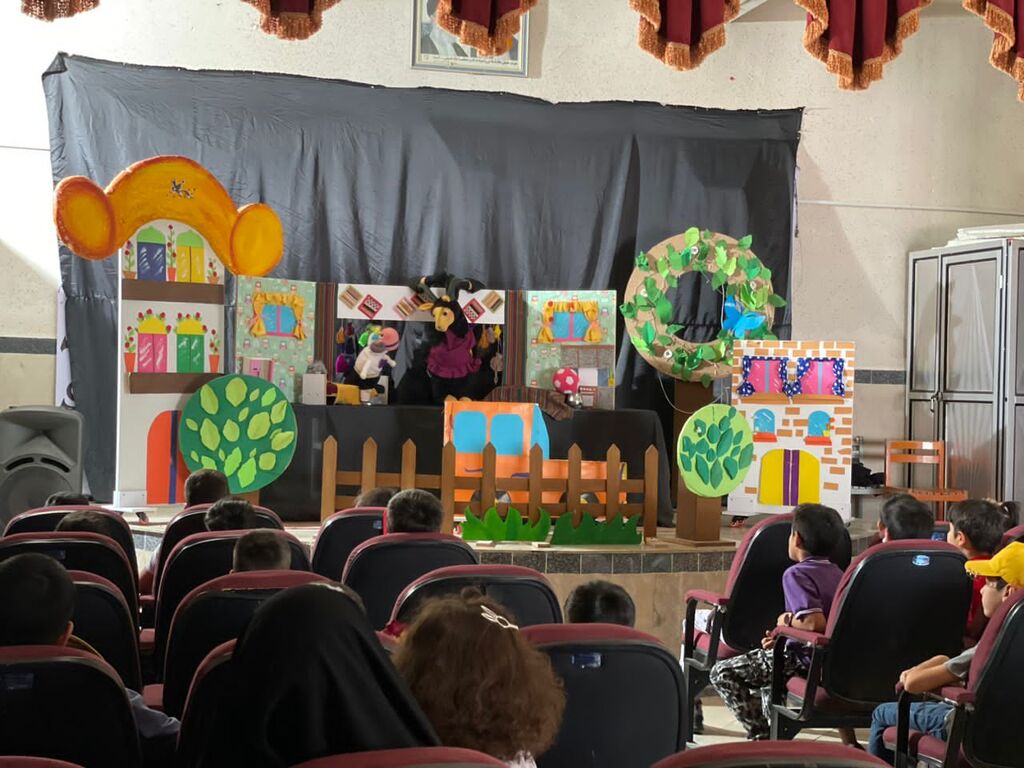  اجرای نمایش عروسکی «قول میدم بزرگ نشم» در منطقه کمترتوسعه یافته لبنان گچساران 