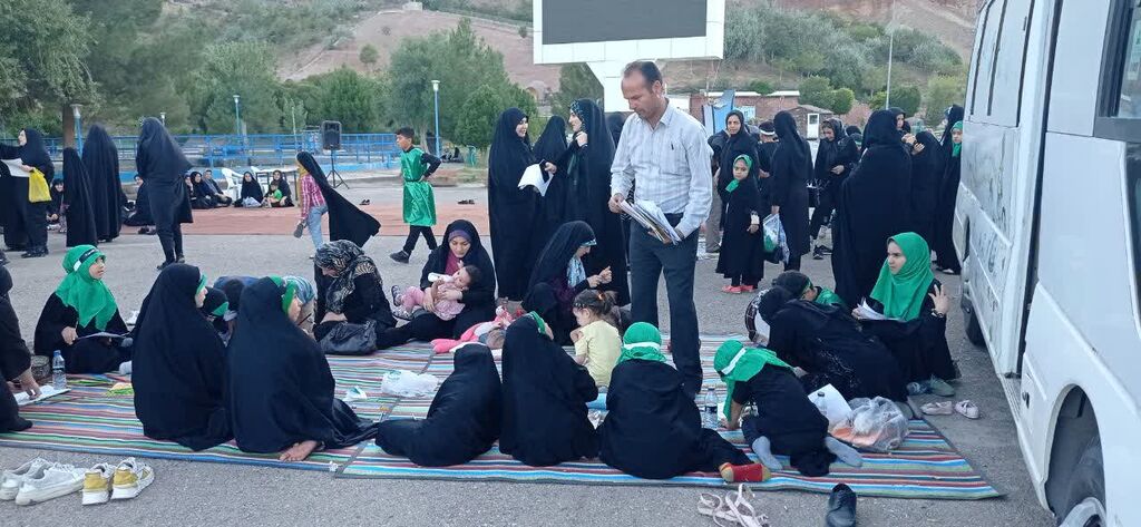 مشارکت فعال کتابخانه سیار کانون در دورهمی فرزندان حسینی ارس