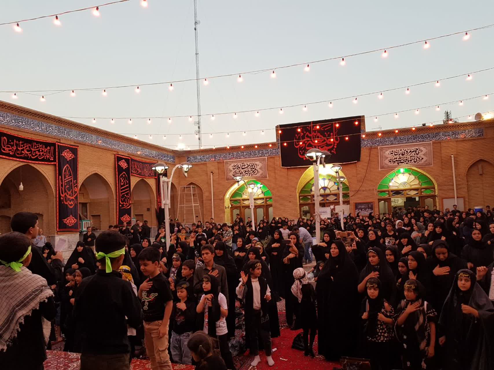 میهماننوازی باشکوه میهمانان کوچک امام حسین در کرمانشاه